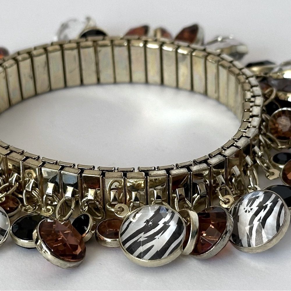 Goldtone Black Amber Zebra Bead Charm Cha Cha Expandable Bracelet Vintage - Picture 3 of 5